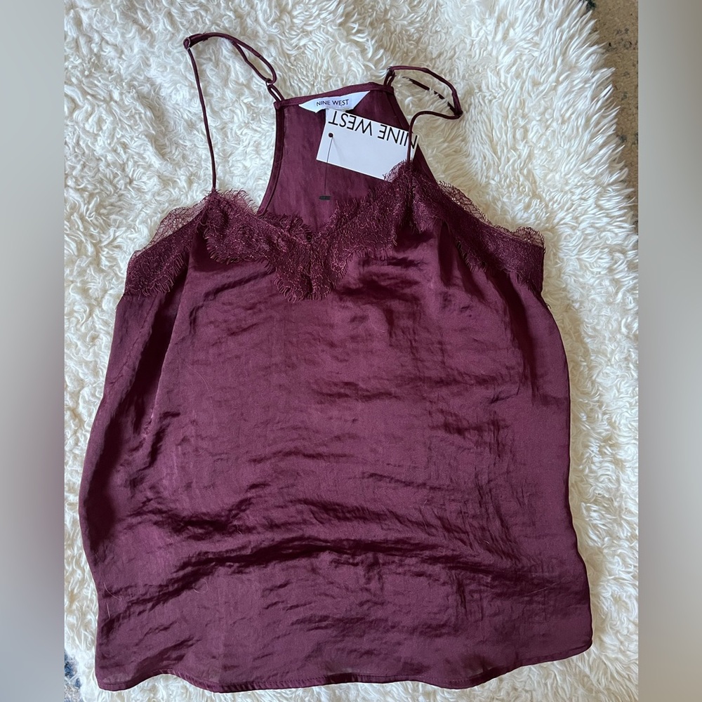Express lace trim camisole - Picture 4 of 5